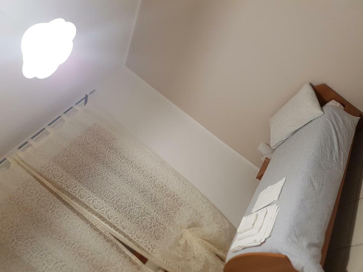 La Maison Verte Hotel Ostellato Bagian luar foto