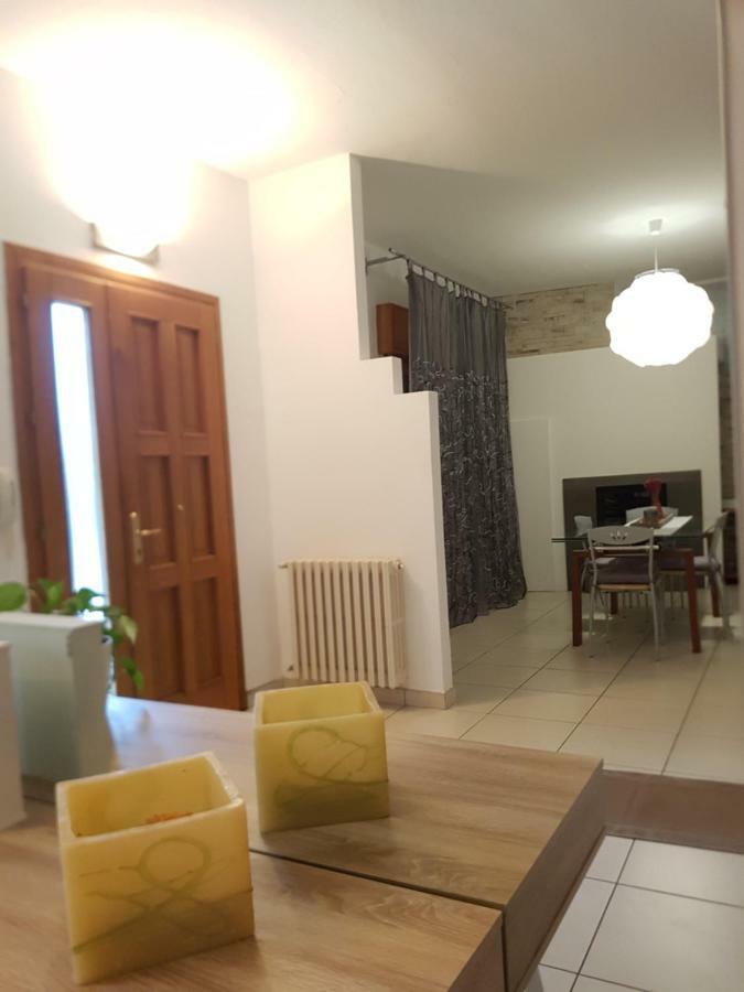 La Maison Verte Hotel Ostellato Bagian luar foto