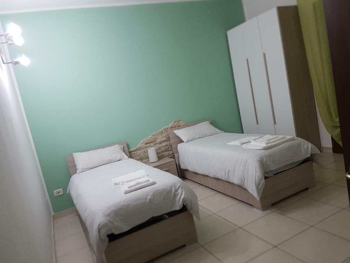 La Maison Verte Hotel Ostellato Bagian luar foto